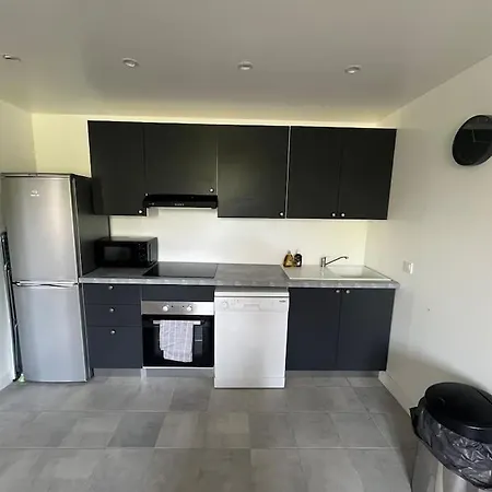 Appartement T3. Spacieux Et Cosy *
